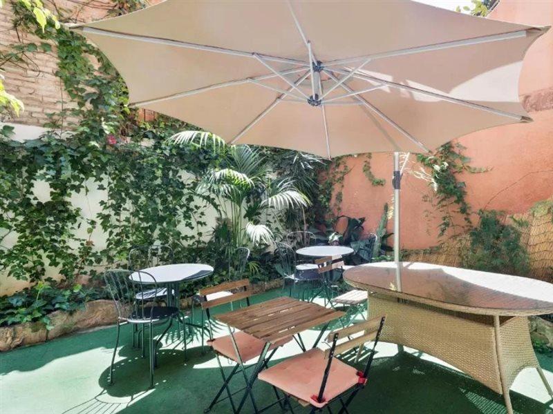 Casa Barcelo Hostel Barcellona Esterno foto