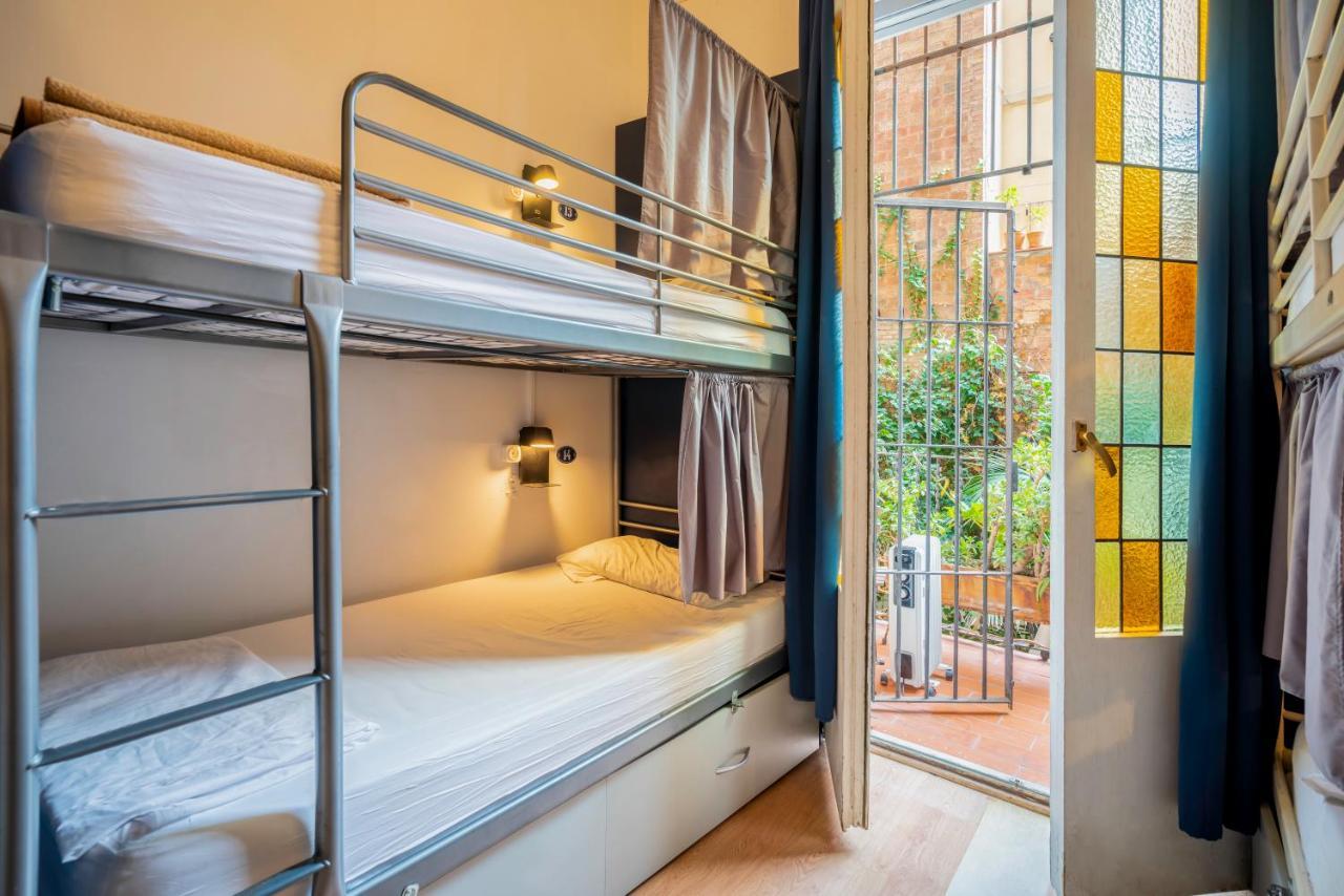 Casa Barcelo Hostel Barcellona Esterno foto