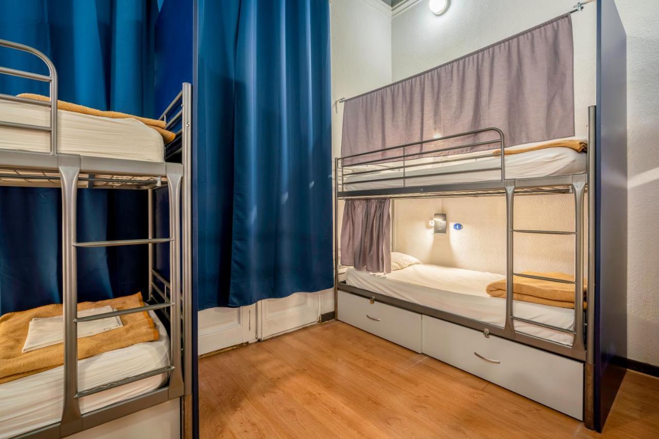 Casa Barcelo Hostel Barcellona Esterno foto