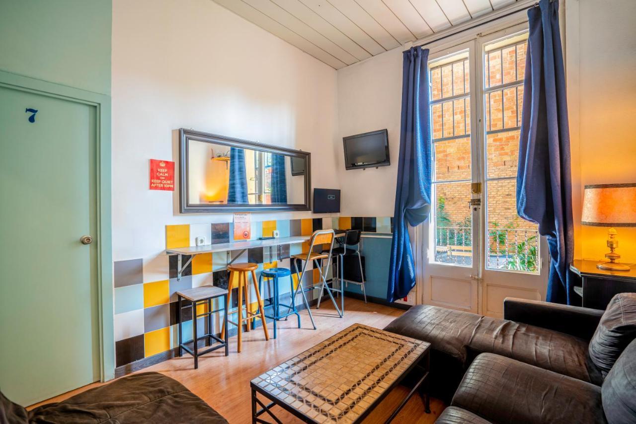Casa Barcelo Hostel Barcellona Esterno foto