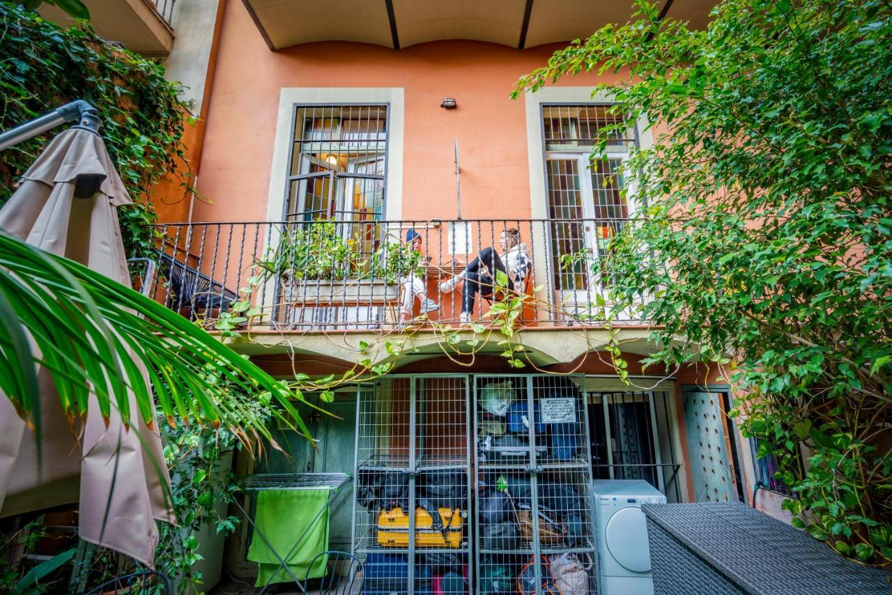 Casa Barcelo Hostel Barcellona Esterno foto