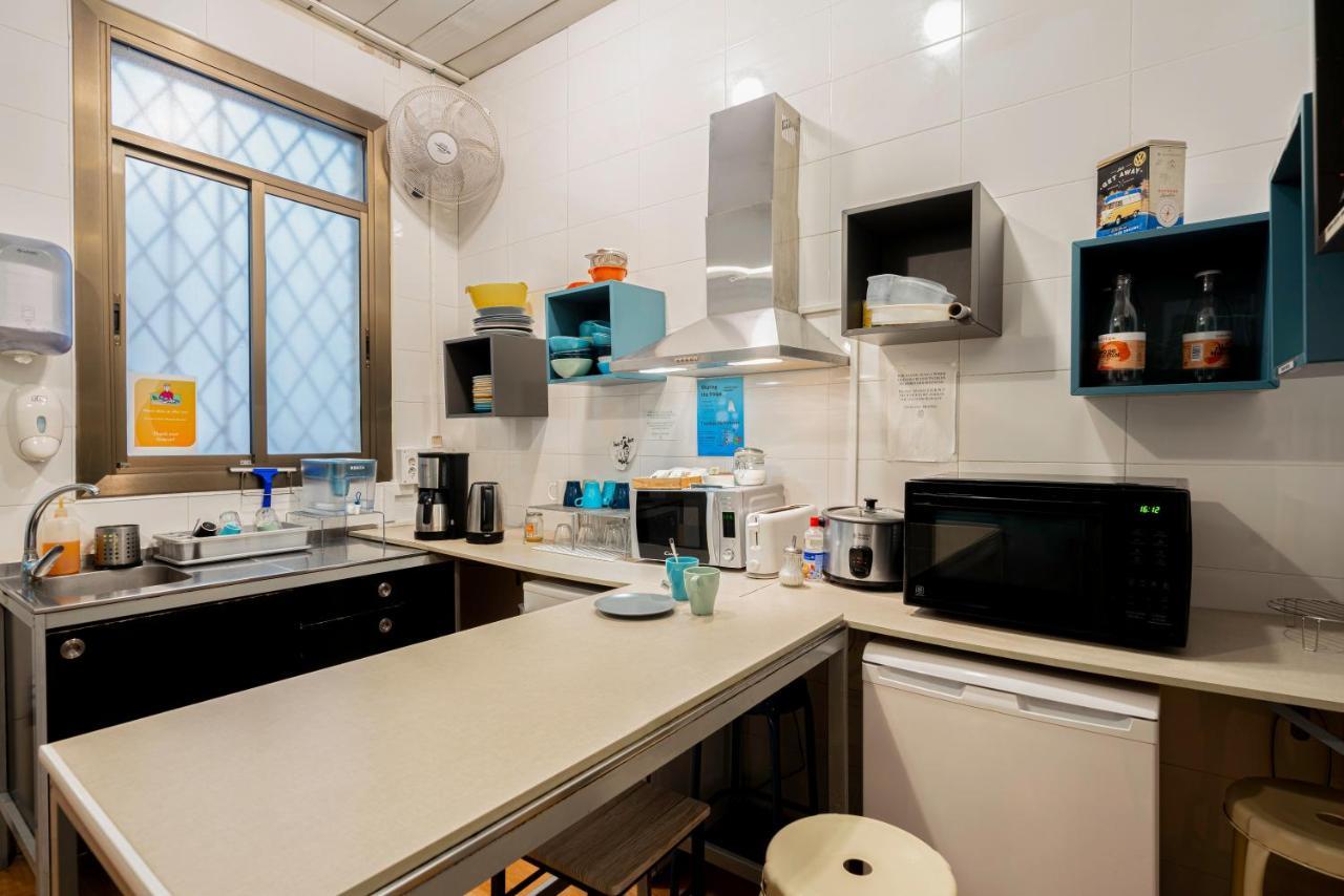 Casa Barcelo Hostel Barcellona Esterno foto