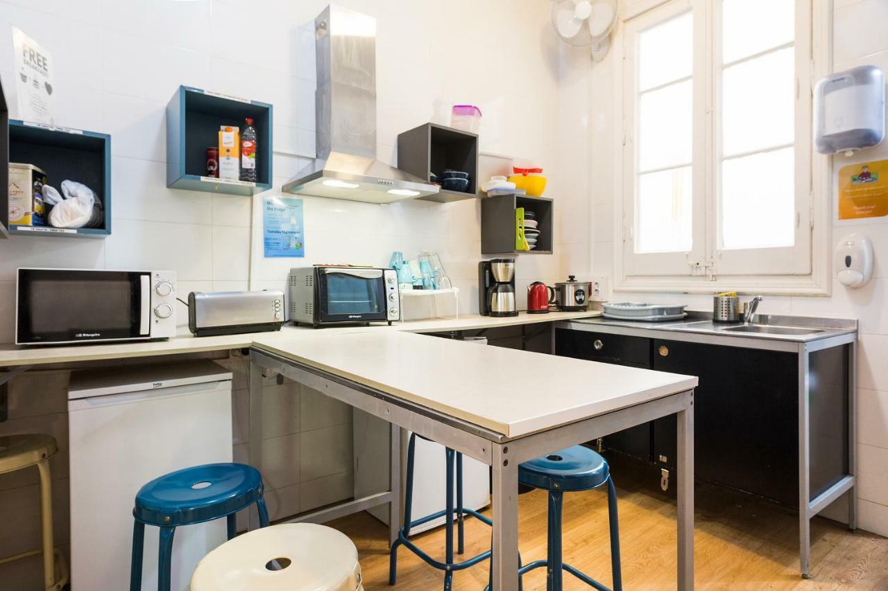 Casa Barcelo Hostel Barcellona Esterno foto
